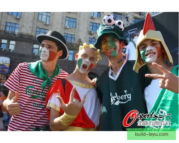 新赛季焦点对决引爆全场球迷热情与冠军争夺悬念升级再掀高潮风暴来袭