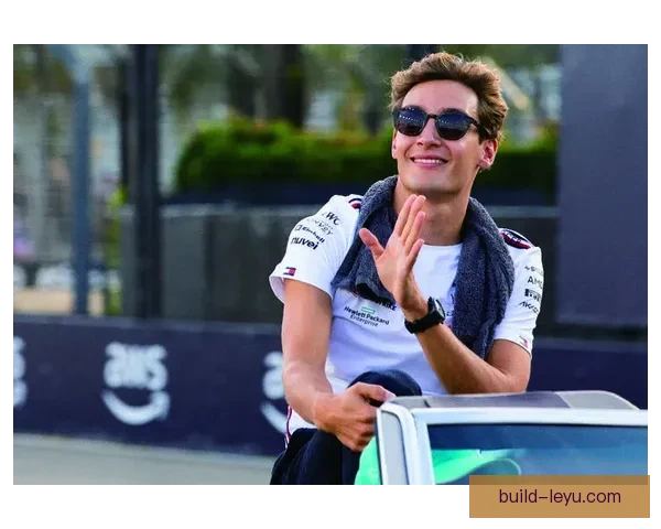 F1赛事最新动态:车手竞争激烈 新技术革新引发热议 F1赛事最新动态:车手竞争激烈 新技术革新引发热议