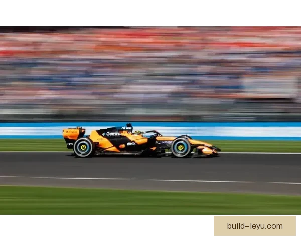 F1赛季最新动态揭秘顶尖车队争夺冠军激烈局面 F1赛季最新动态揭秘顶尖车队争夺冠军激烈局面