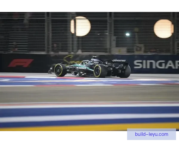 F1赛车赛季更新：新规则引领竞争格局 车队与车手面临巨大挑战